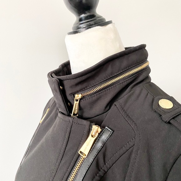 Michael Kors Fleece Line Soft Shell w/Hood - Picture 4 of 10